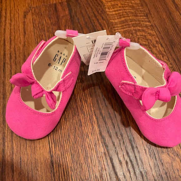 GAP Other - Baby girl pink sandal/shoe NWT size 3 (6-12months)